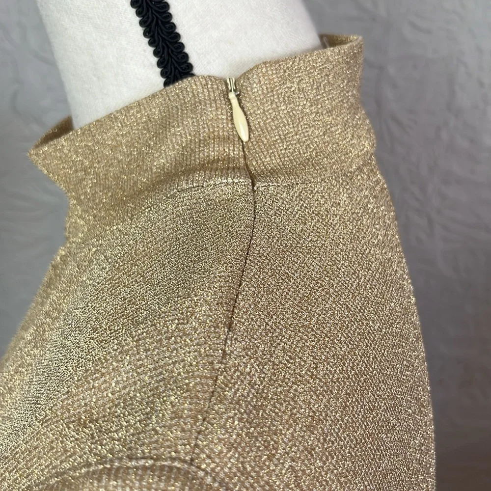 St. John Sport by Marie Gray Shimmery Mock Neck Sleeveless Top - Picture 4 of 8